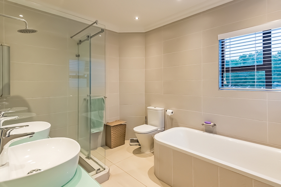 5 Bedroom Property for Sale in Club Milos Estate Free State